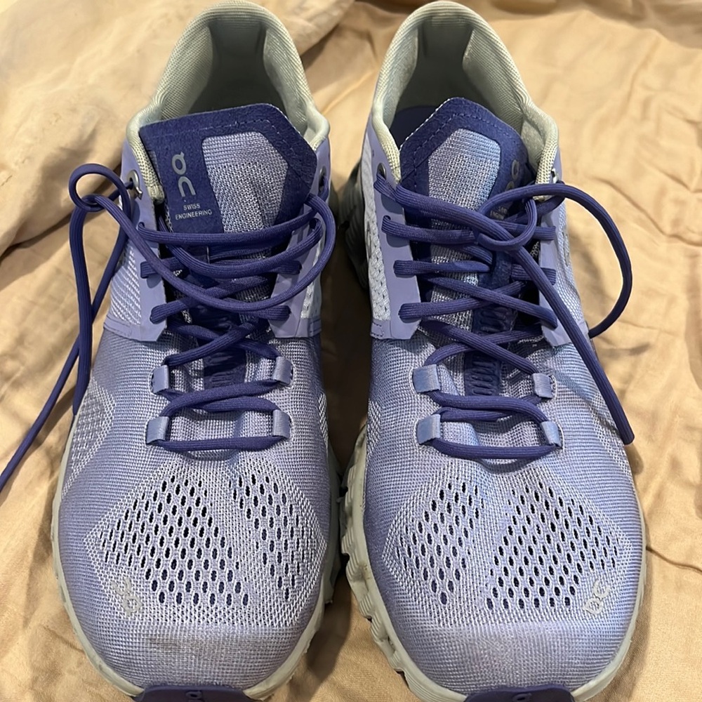 QC Walking on Cloud shoes lightly worn